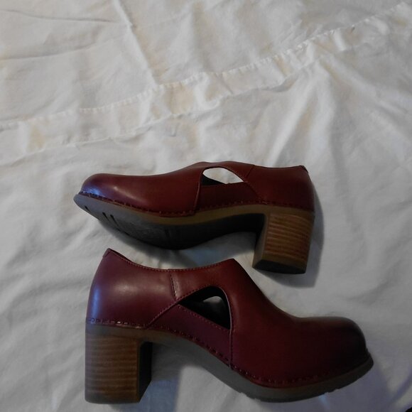 Dansko Red Shoes - Picture 4 of 6